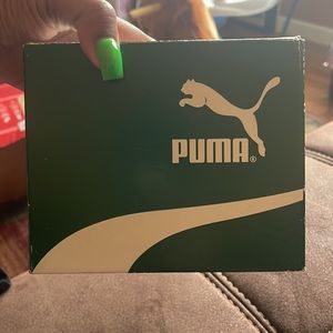 4C kids Puma Sneakers